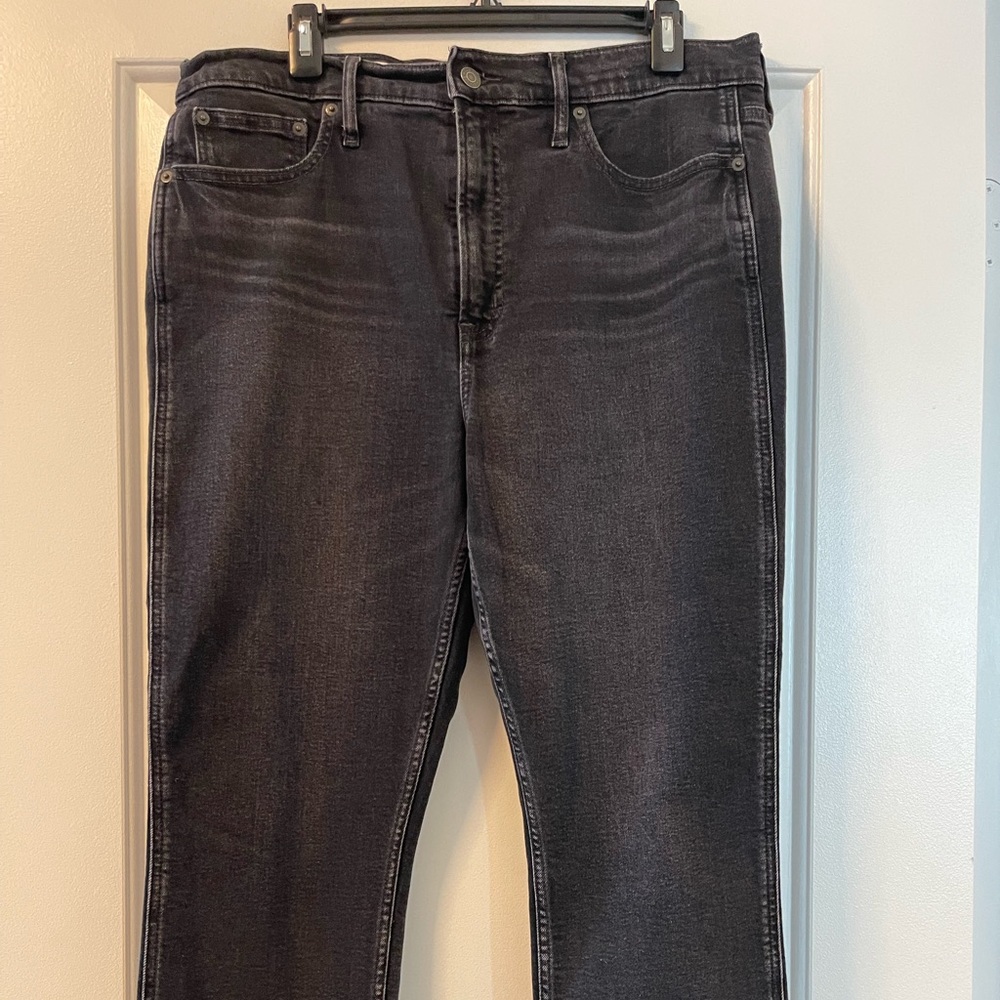 GAP Women's Dark Gray Straight Leg Jeans